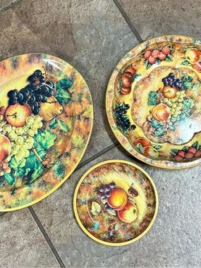 Vintage Metal Daher Fruit Decorative Wall or Serveware Set